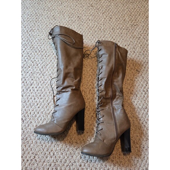 Woman's Tall Boots - Picture 1 of 5